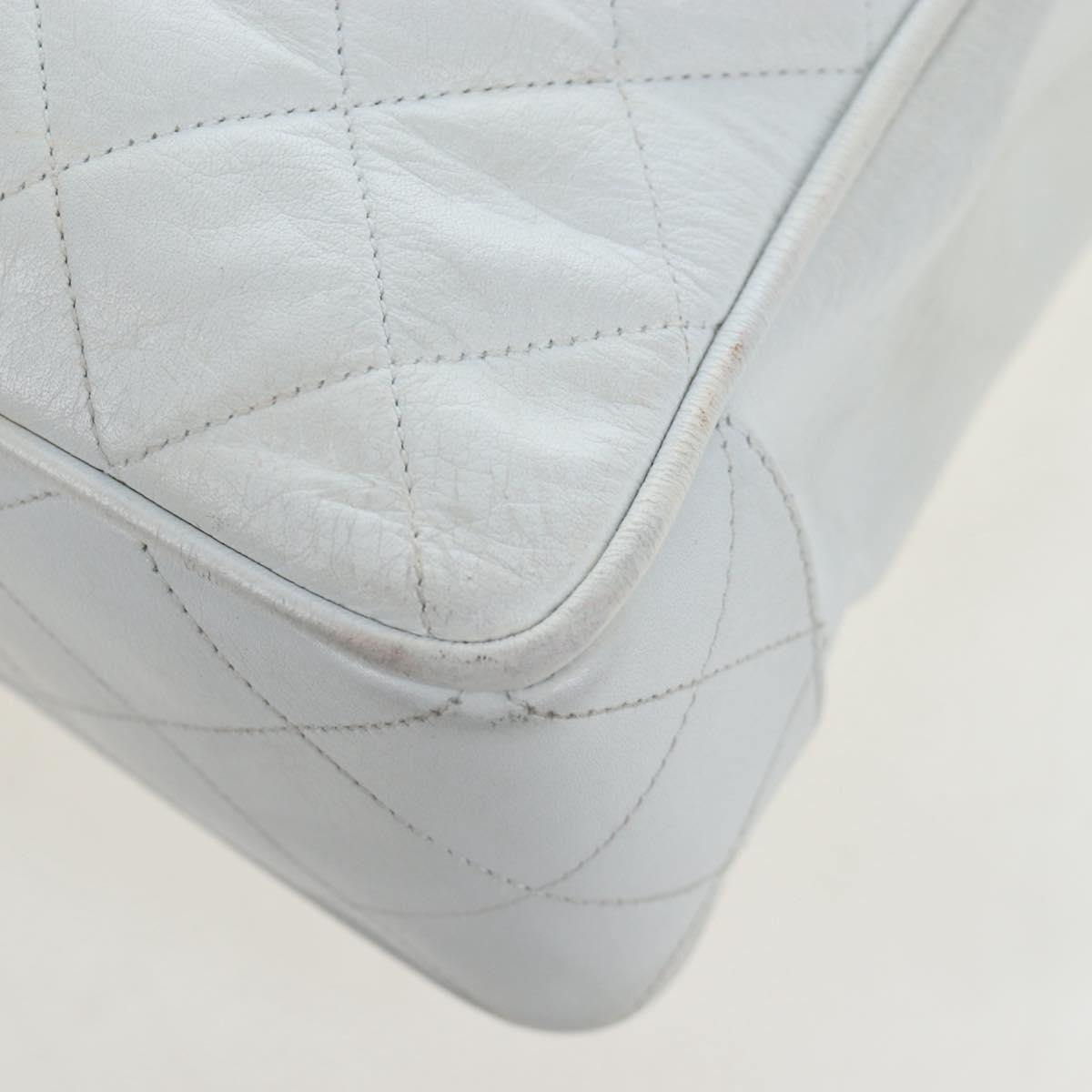 Chanel Shoulder Quilted Leather White Leather Shoulder Bag Bag (Pre-Owned)