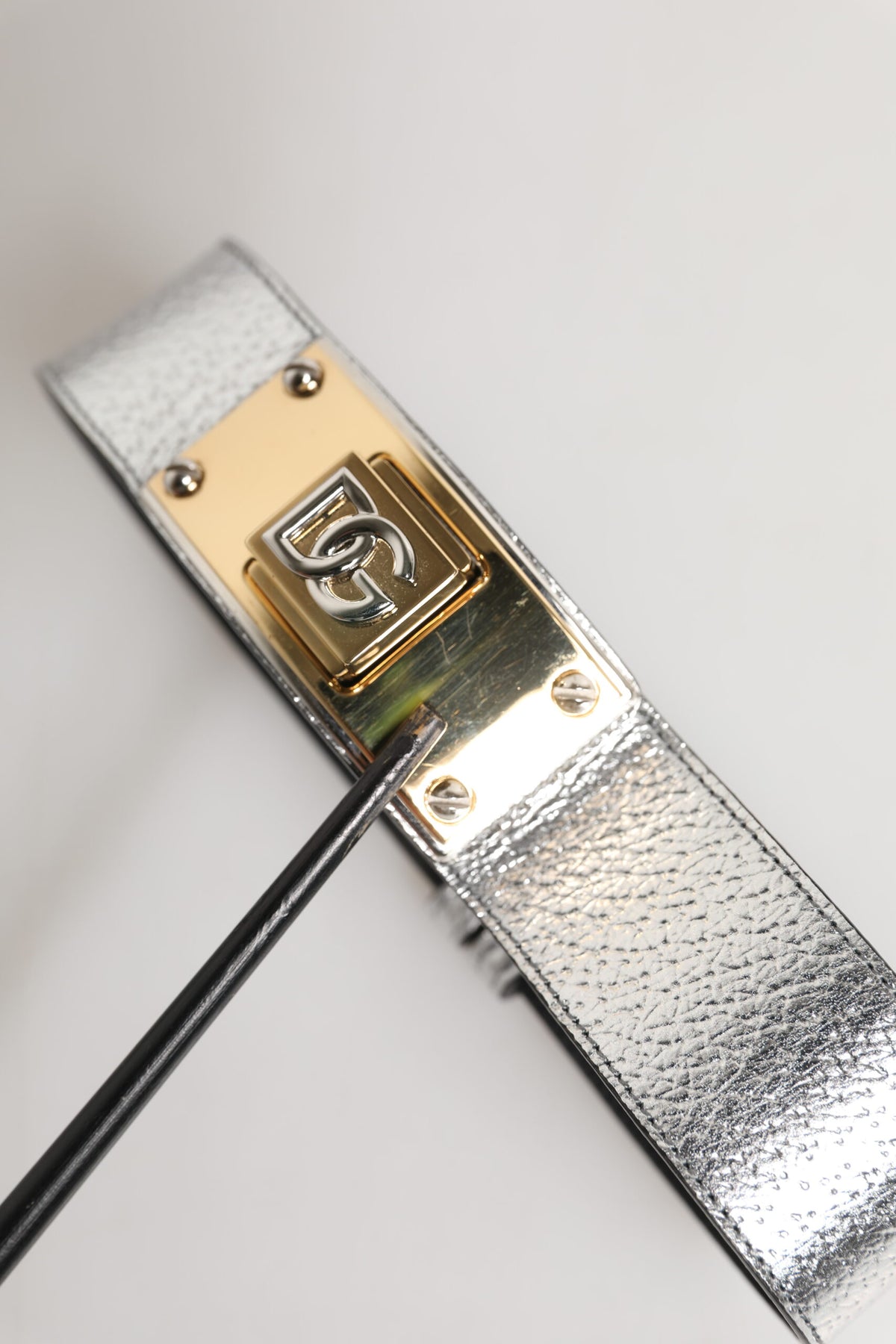 Dolce & Gabbana Silver Textured Leather Gold Tone Metal Men's Neckband (Pre-Owned)