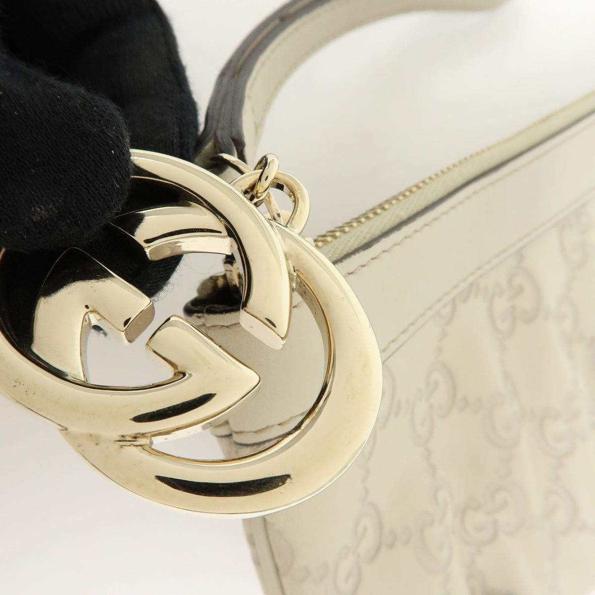 Gucci Heart Wristlet Guccissima Leather Beige Leather Clutche & Pouche Bag (Pre-Owned)
