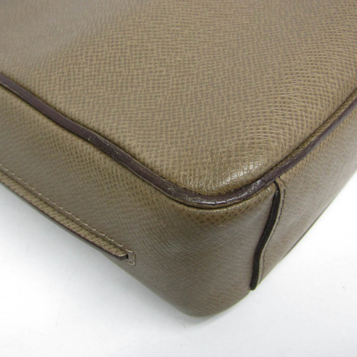 Louis Vuitton Roman Taiga Leather Beige Leather Shoulder Bag Bag (Pre-Owned)