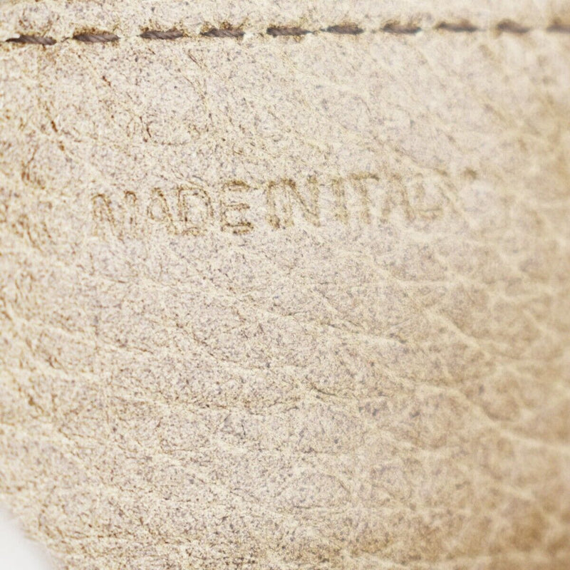 Prada -- Beige Leather Wallet  (Pre-Owned)