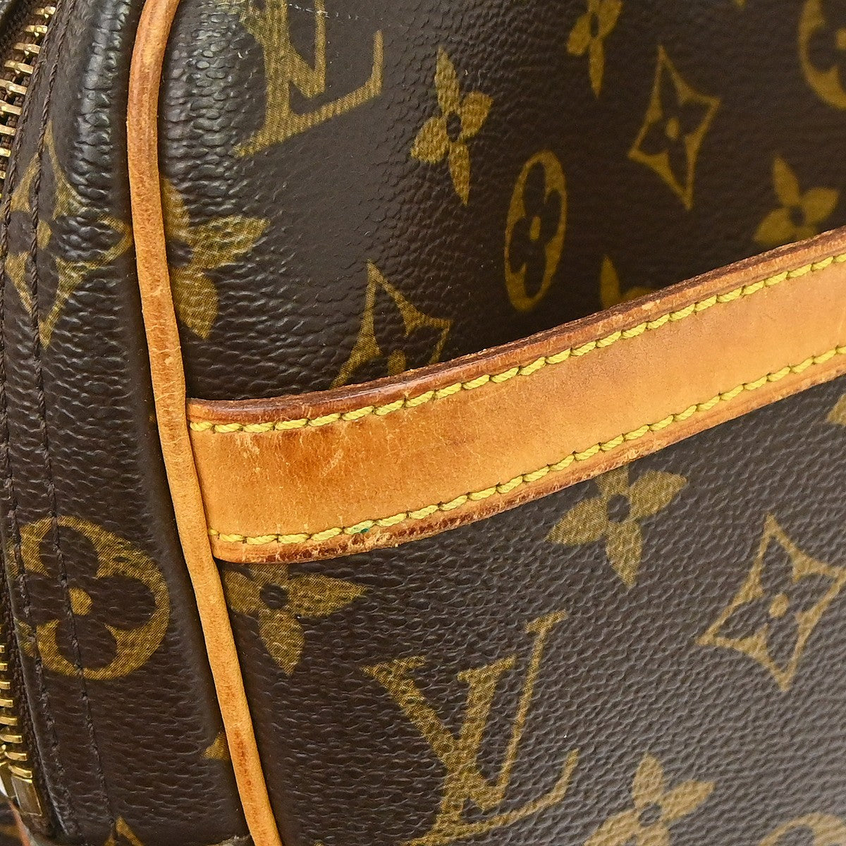 Louis Vuitton Reporter Monogram Canvas Brown Canvas Shoulder Bag Bag (Pre-Owned)