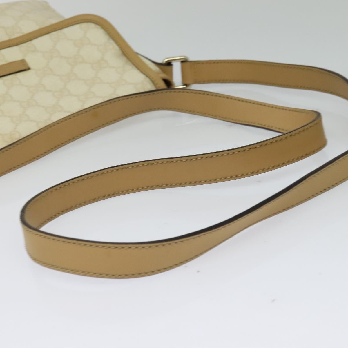 Gucci Flap Messenger Gg Coated Canvas Beige Pvc Shoulder Bag Bag (Pre-Owned)