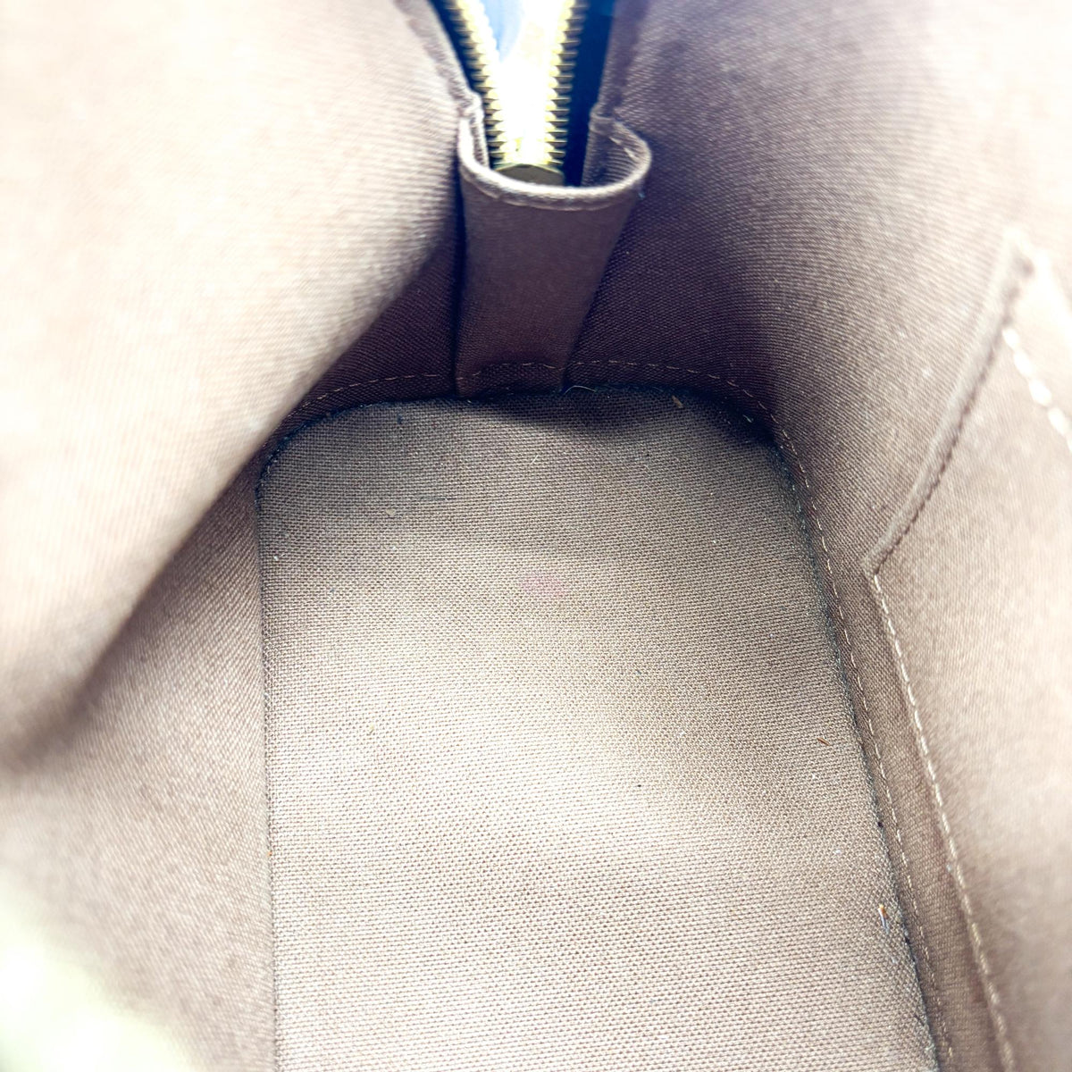 Louis Vuitton Alma Monogram Canvas Brown Canvas Handbag (Pre-Owned)