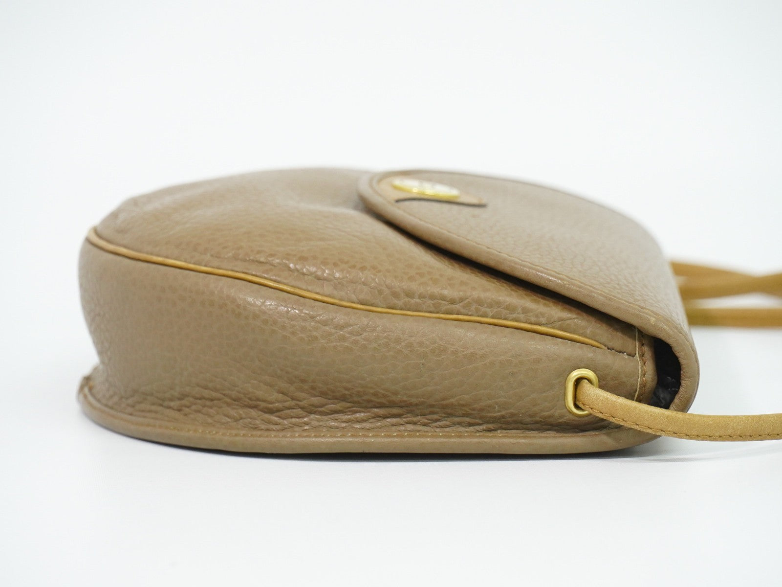 Christian Dior Vintage Cd Flap Leather Beige Leather Shoulder Bag Bag (Pre-Owned)