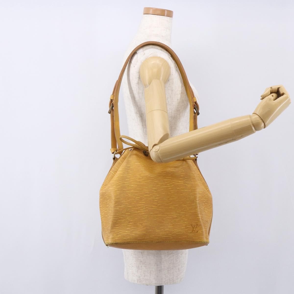 Louis Vuitton Petit Noe Epi Leather Yellow Leather Shoulder Bag Bag (Pre-Owned)