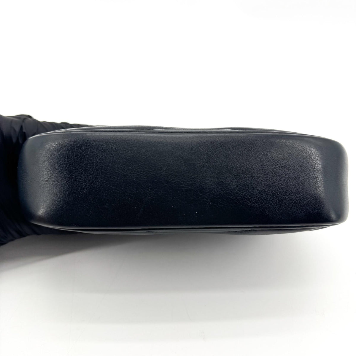 Louis Vuitton New Wave Multi Pochette Quilted Leather Black Leather Clutche & Pouche Bag (Pre-Owned)