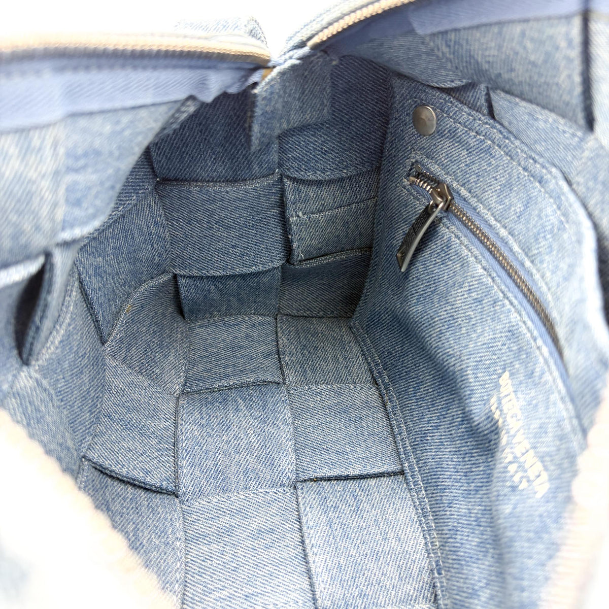 Bottega Veneta Cassette Crossbody Bag Maxi Intrecciato Denim Blue Denim_Jeans Crossbody Bag Bag (Pre-Owned)