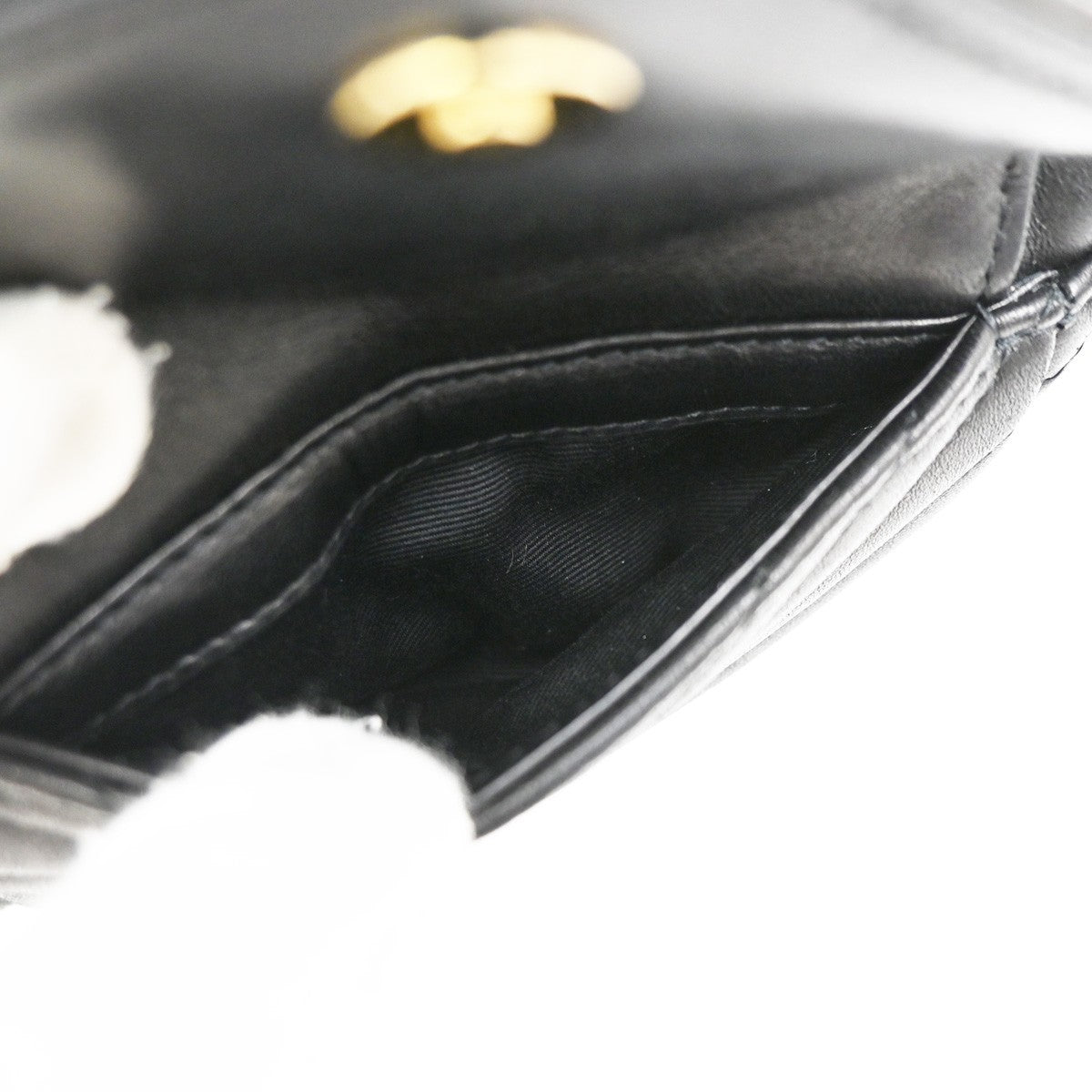 Saint Laurent Joe Bucket Matelasse Chevron Leather Black Leather Handbag (Pre-Owned)