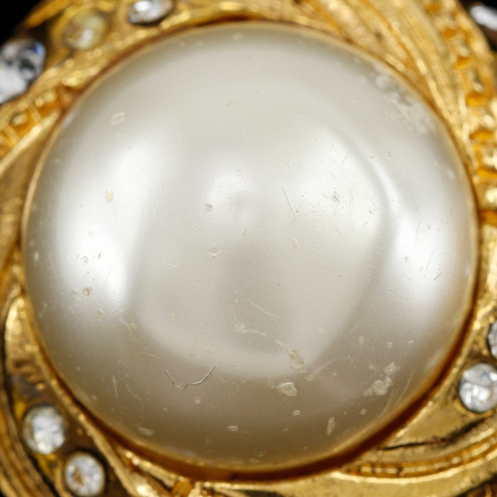 Chanel Vintage Round Clip-On Metal With Faux Pearl Gold Gold_Plated Earrings Jewelry (Pre-Owned)