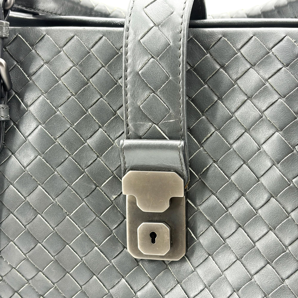 Bottega Veneta Roma Intrecciato Nappa Gray Leather Handbag (Pre-Owned)