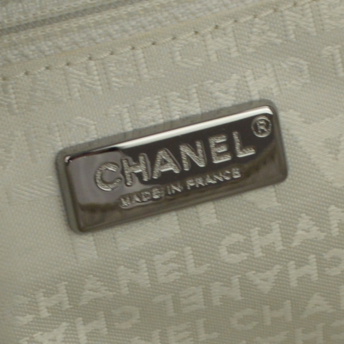 Chanel Shoulder Quilted Leather Metallic Leather Shoulder Bag Bag (Pre-Owned)