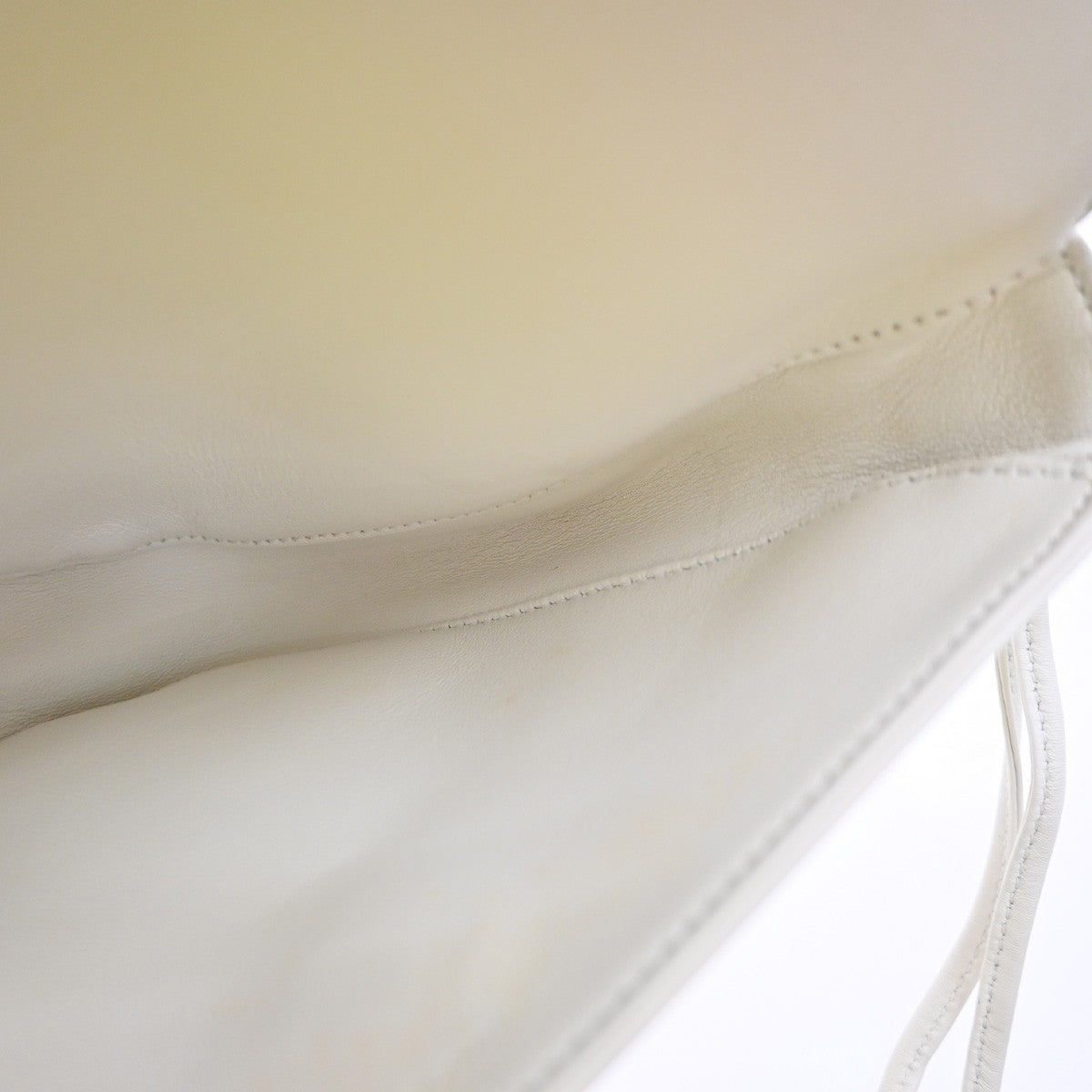 Celine Triangle Leather White Leather Shoulder Bag Bag (Pre-Owned)