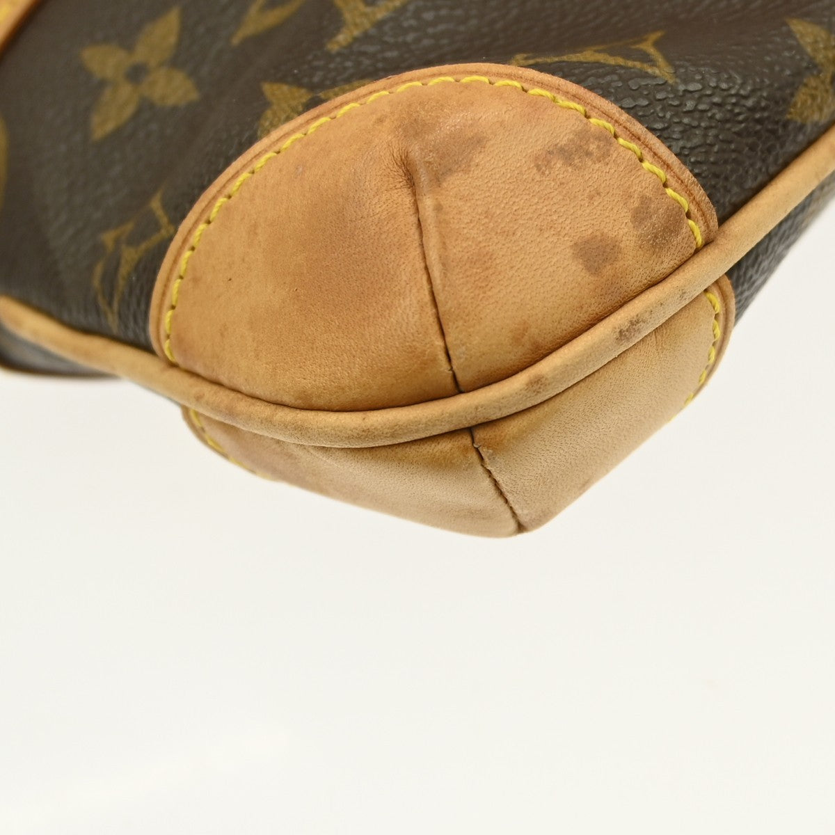 Louis Vuitton Vintage Coussin Monogram Canvas Brown Canvas Shoulder Bag Bag (Pre-Owned)