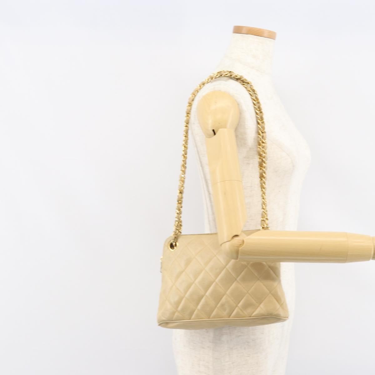 Chanel Vintaghe Chain Quilted Caviar Beige Leather Shoulder Bag Bag (Pre-Owned)