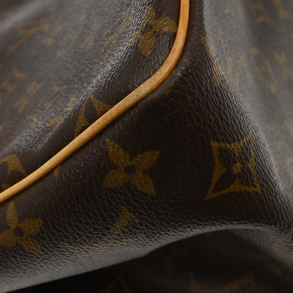 Louis Vuitton Batignolles Monogram Canvas Brown Canvas Shoulder Bag Bag (Pre-Owned)