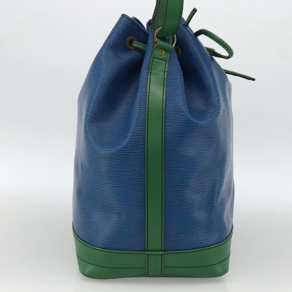 Louis Vuitton Bicolor Noe Epi Leather Blue Leather Shoulder Bag Bag (Pre-Owned)