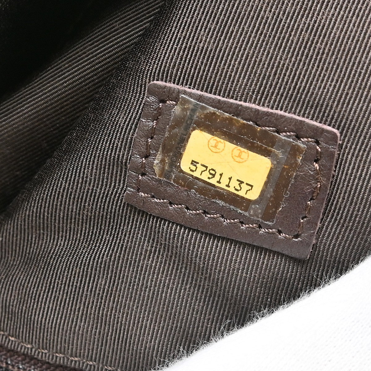 Chanel Vintage Logo Flap Messenger Lambskin Brown Leather Shoulder Bag Bag (Pre-Owned)