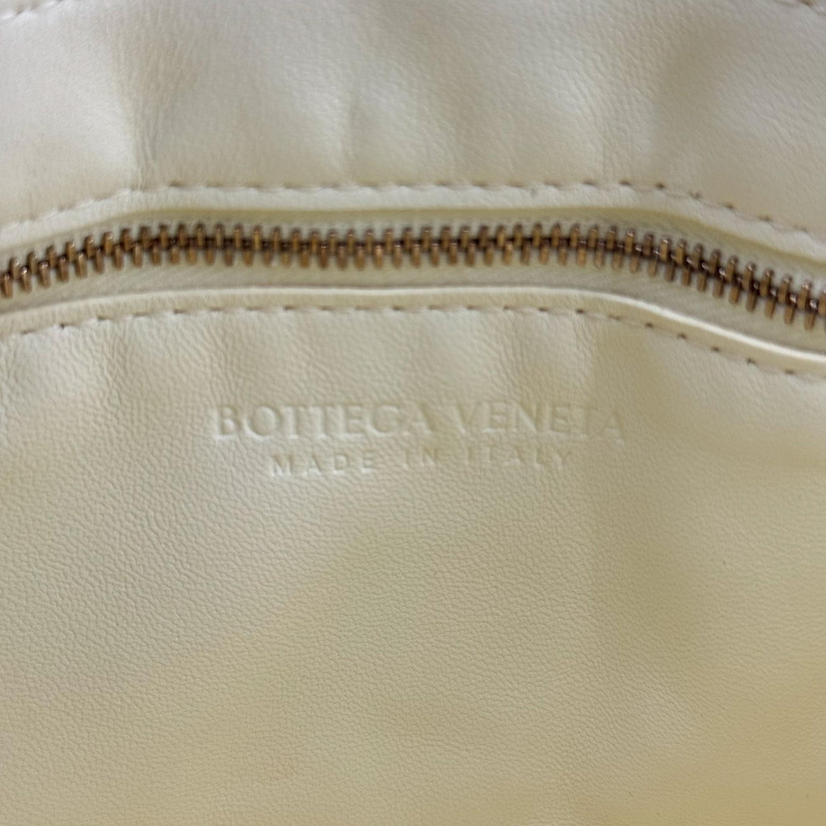 Bottega Veneta Cassette Padded Maxi Intrecciato Leather Yellow Leather Crossbody Bag Bag (Pre-Owned)