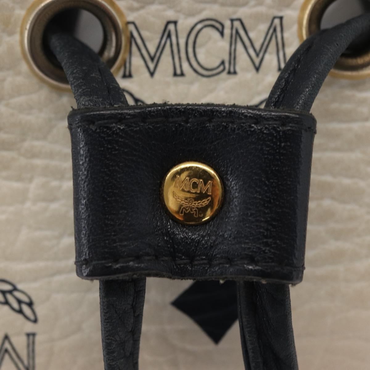 MCM Drawstring Leather White Pvc Shoulder Bag Bag (Pre-Owned)