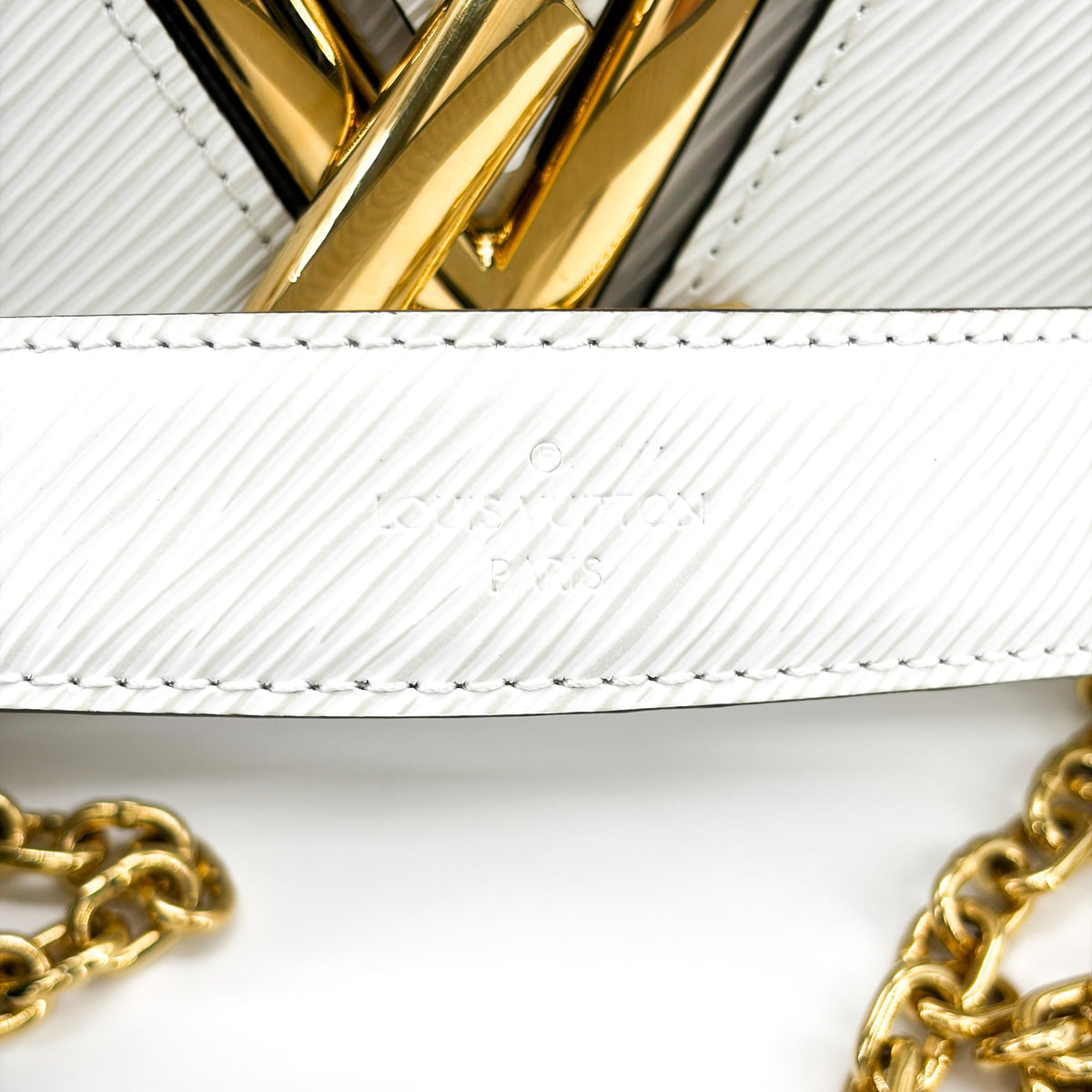 Louis Vuitton Twist Epi Leather White Leather Shoulder Bag Bag (Pre-Owned)