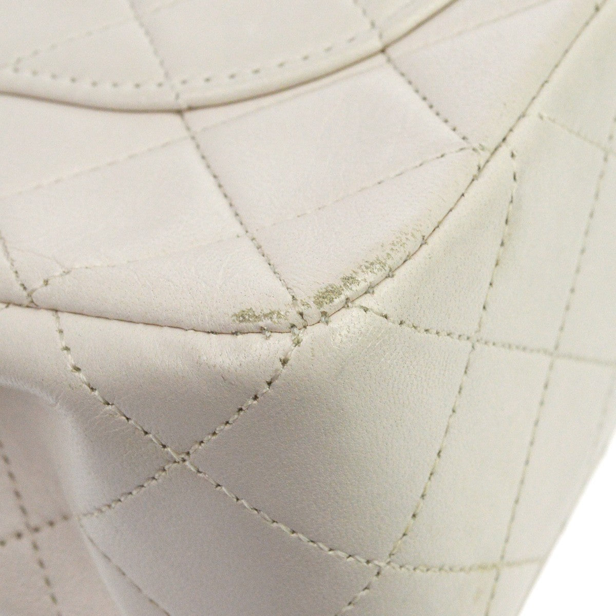 Chanel Vintage Classic Double Flap Quilted Lambskin White Leather Handbag (Pre-Owned)