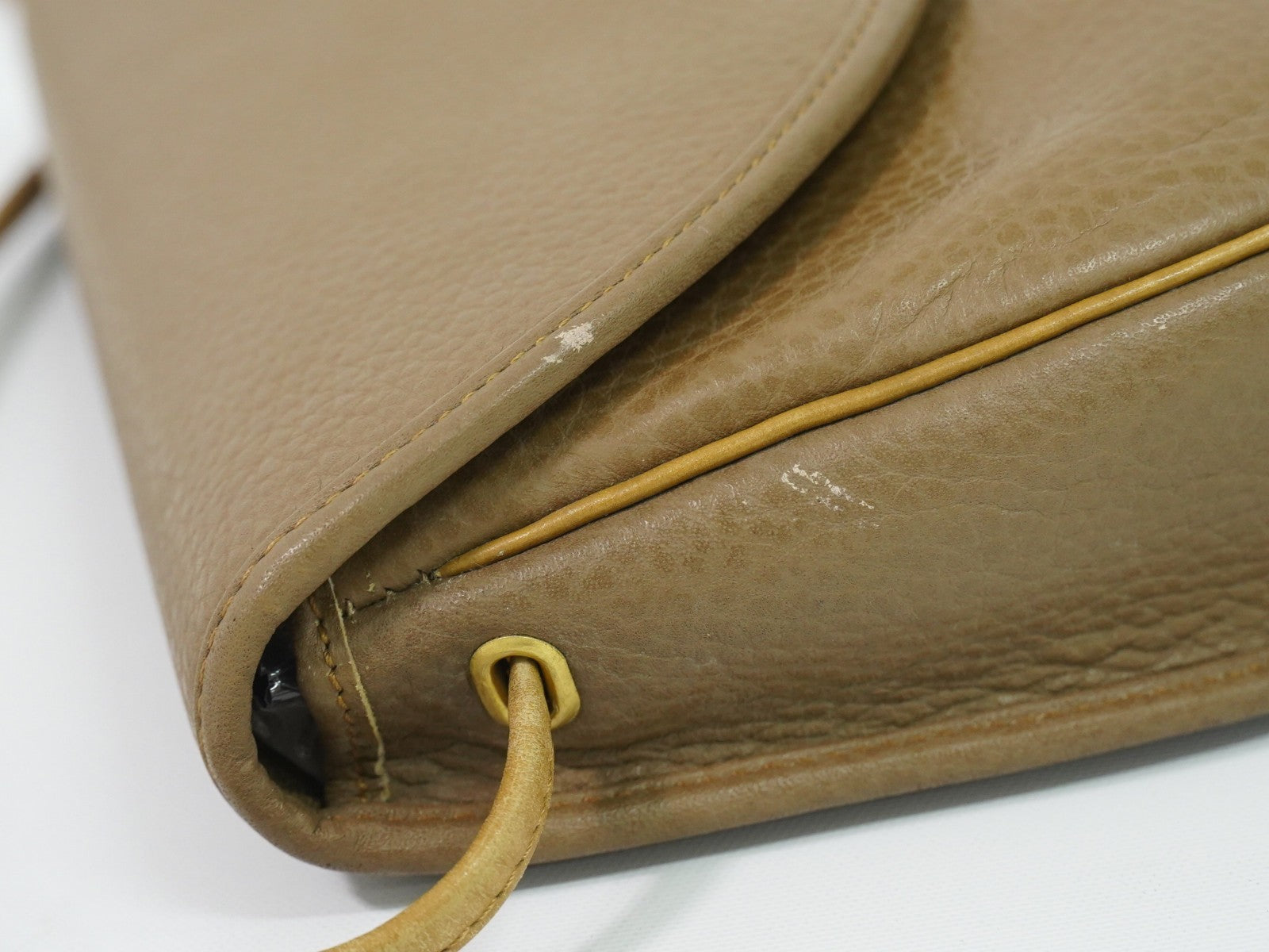 Christian Dior Vintage Cd Flap Leather Beige Leather Shoulder Bag Bag (Pre-Owned)