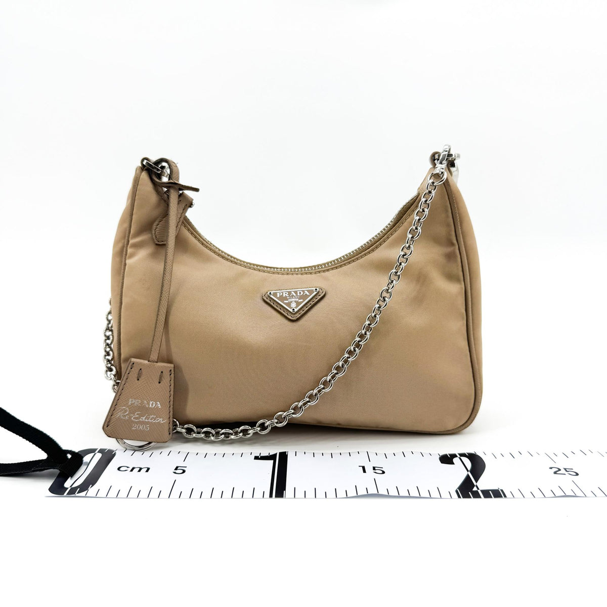 Prada Re-Edition 2005 Tessuto Beige Nylon Shoulder Bag Bag (Pre-Owned)