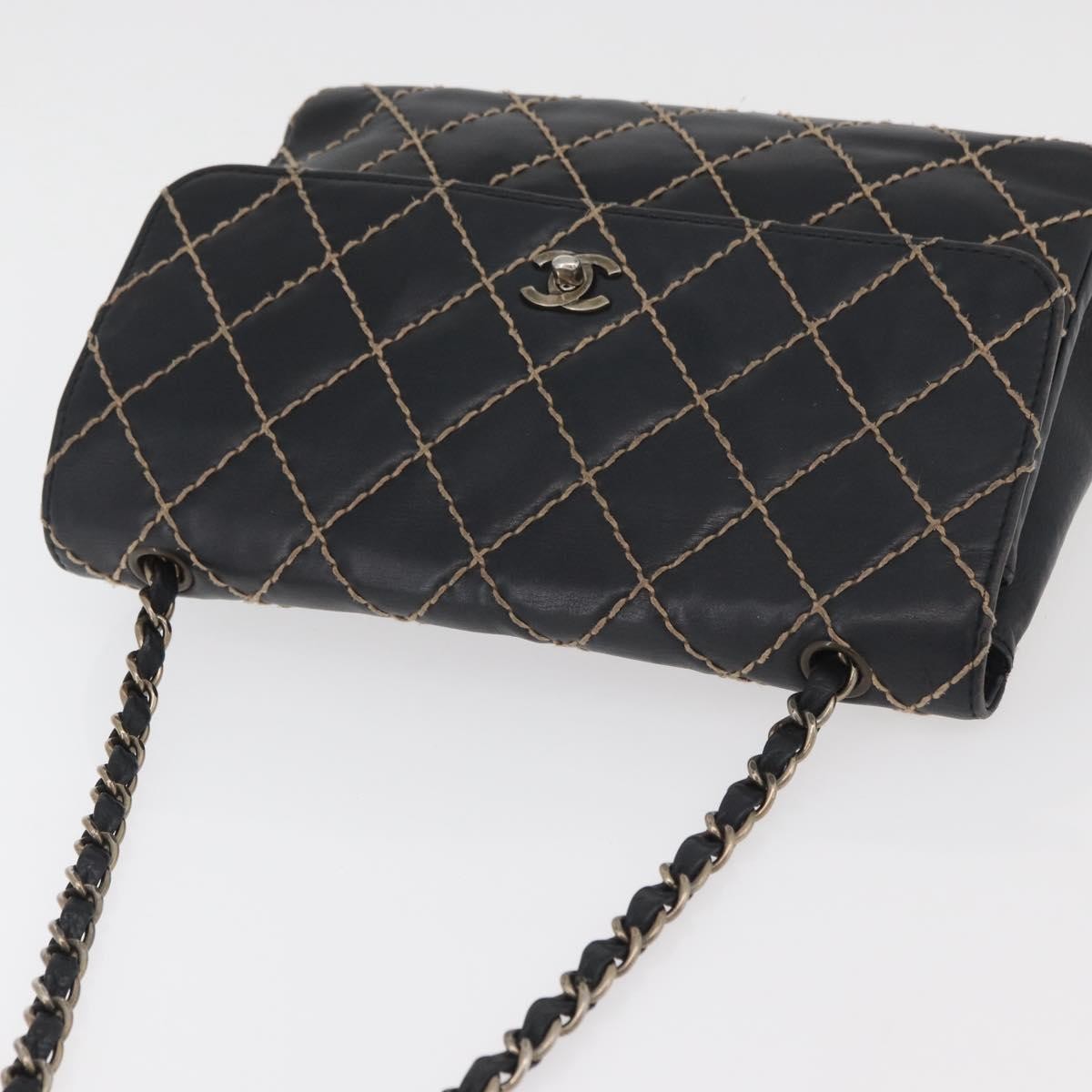 Chanel Chanel Matelassé Cuir Noir Black Leather Black Leather Handbag (Pre-Owned)