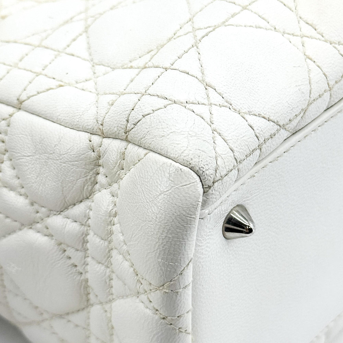 Christian Dior Lady Dior Grained Calfskin White Leather Handbag (Pre-Owned)