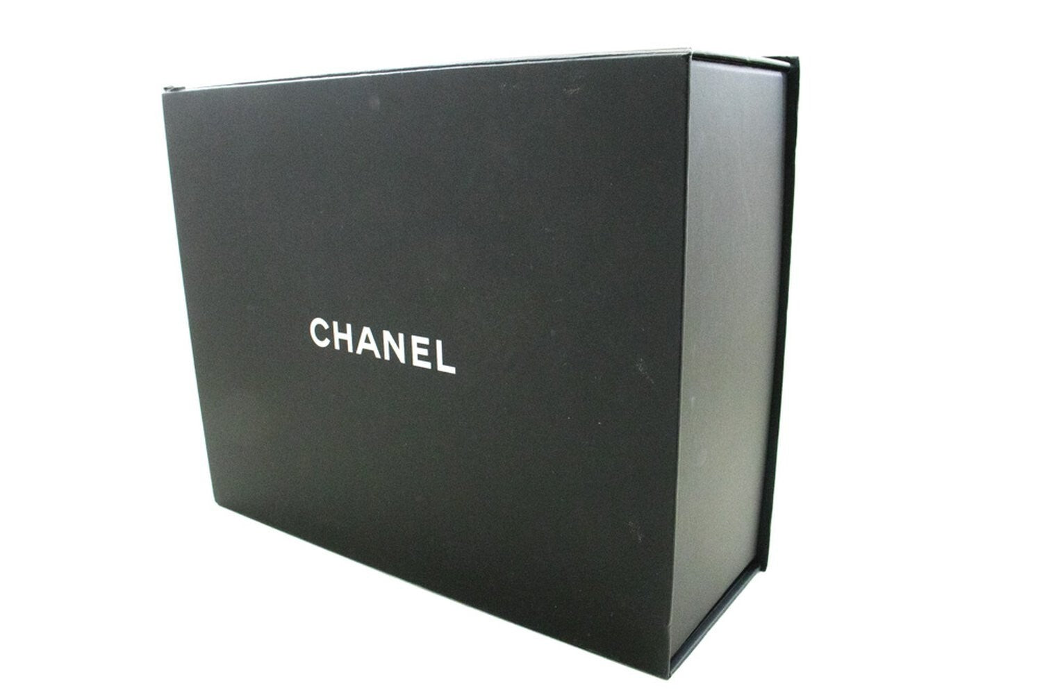 Chanel Boy Flap Chevron Calfskin Gray Calfskin Shoulder Bag Bag (Pre-Owned)