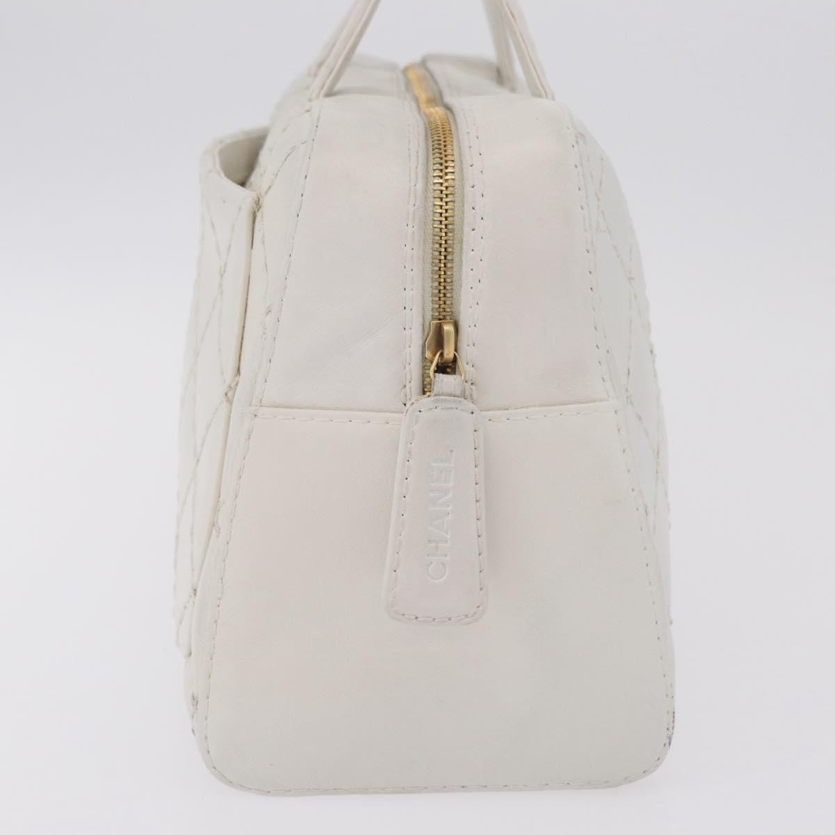 Chanel Vintage Cc Zip Around Bowler Quilted Caviar White Leather Handbag (Pre-Owned)