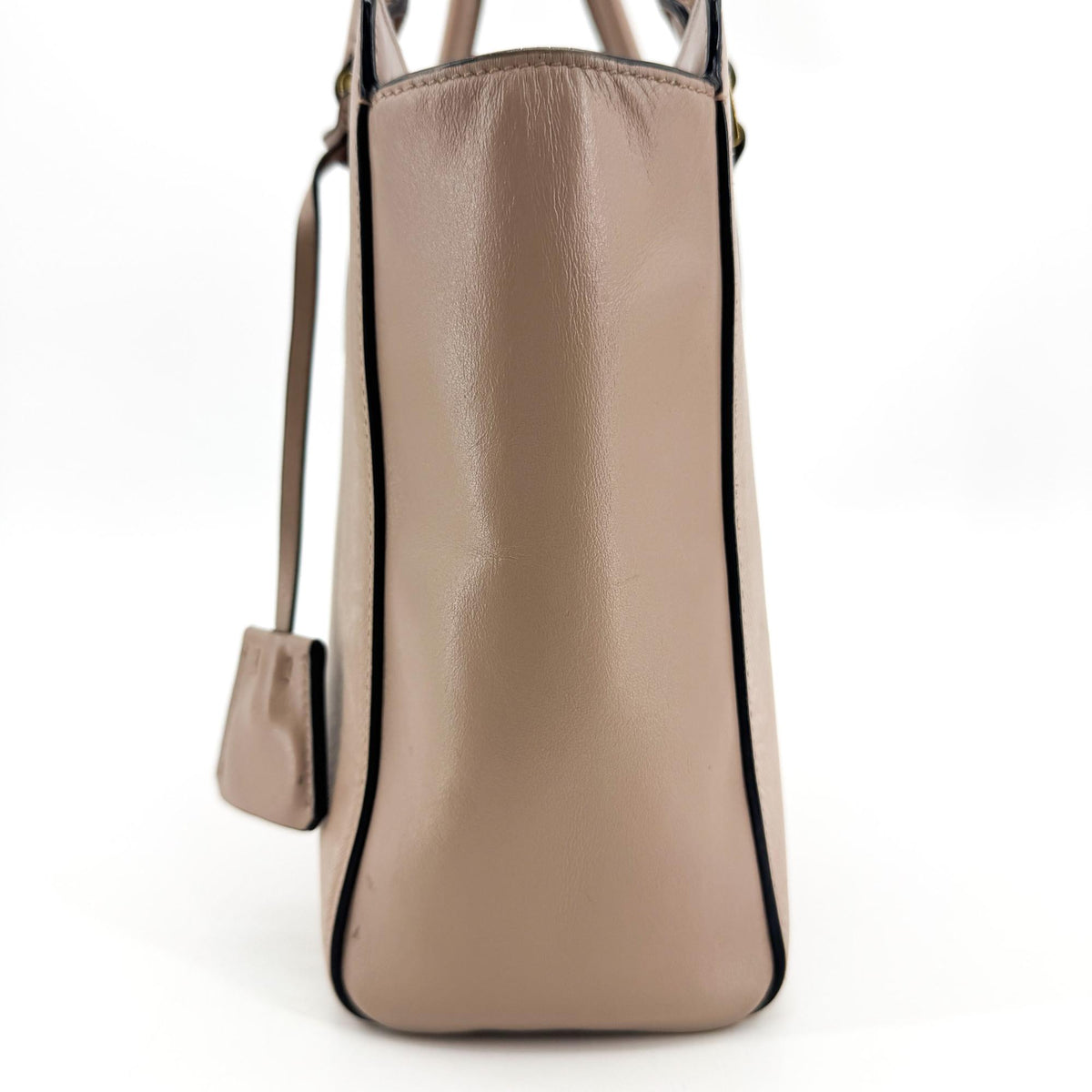 Prada Vintage Tote Leather Beige Leather Tote Bag Bag (Pre-Owned)