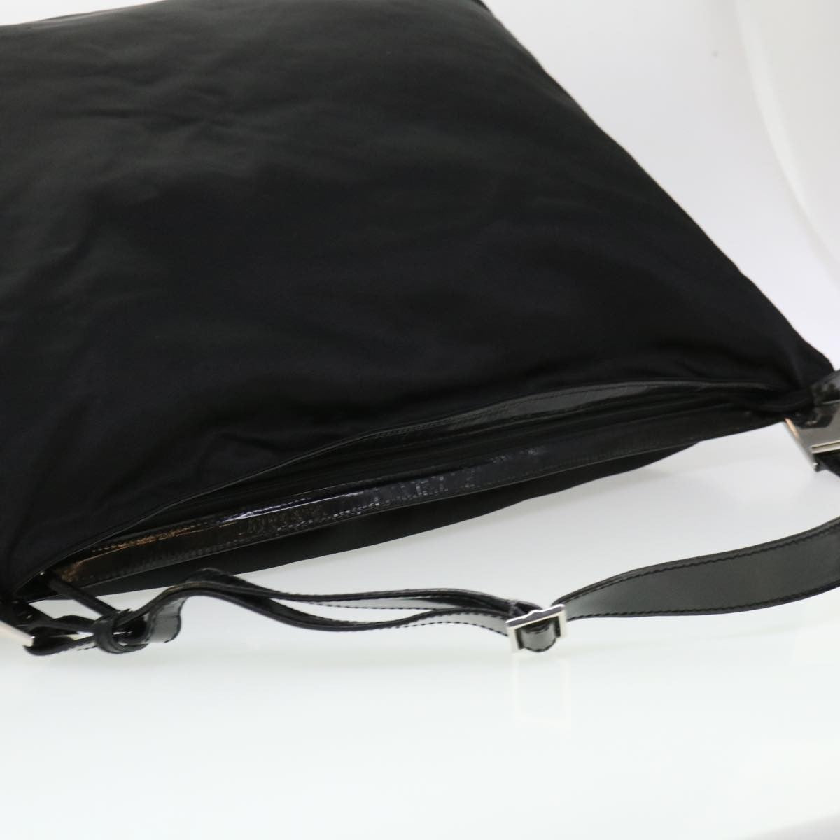 Gucci Boston Nylon Black Nylon Travel Bag Bag (Pre-Owned)