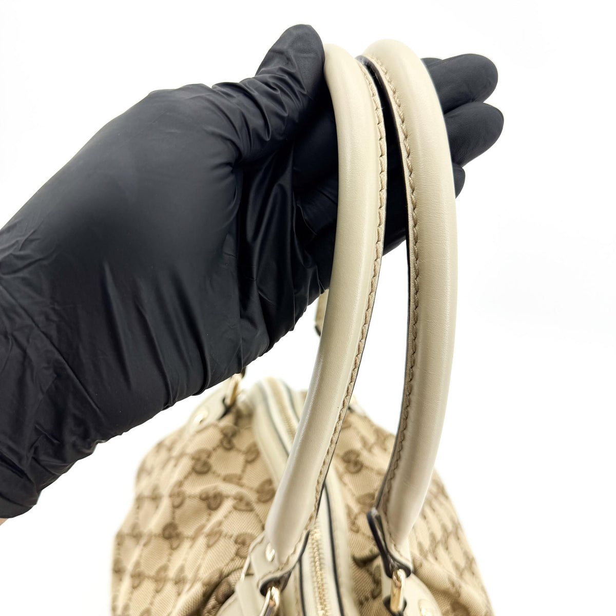 Gucci Sukey Boston Gg Canvas Beige Canvas Handbag (Pre-Owned)