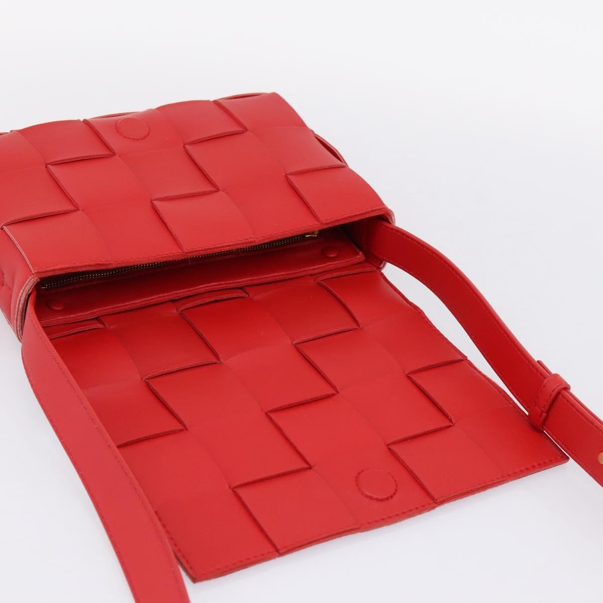Bottega Veneta Cassette Maxi Intrecciato Leather Red Leather Crossbody Bag Bag (Pre-Owned)