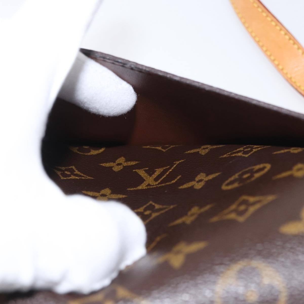 Louis Vuitton Saint Cloud Monogram Canvas Brown Canvas Handbag (Pre-Owned)