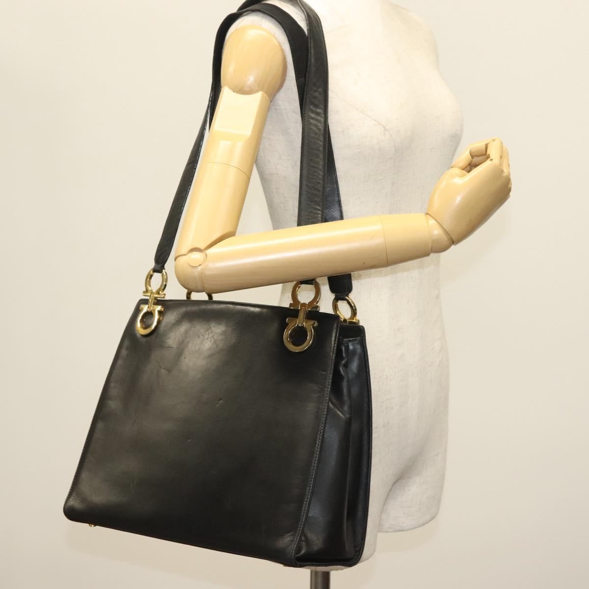 Salvatore Ferragamo Gancini Leather Black Leather Shoulder Bag Bag (Pre-Owned)