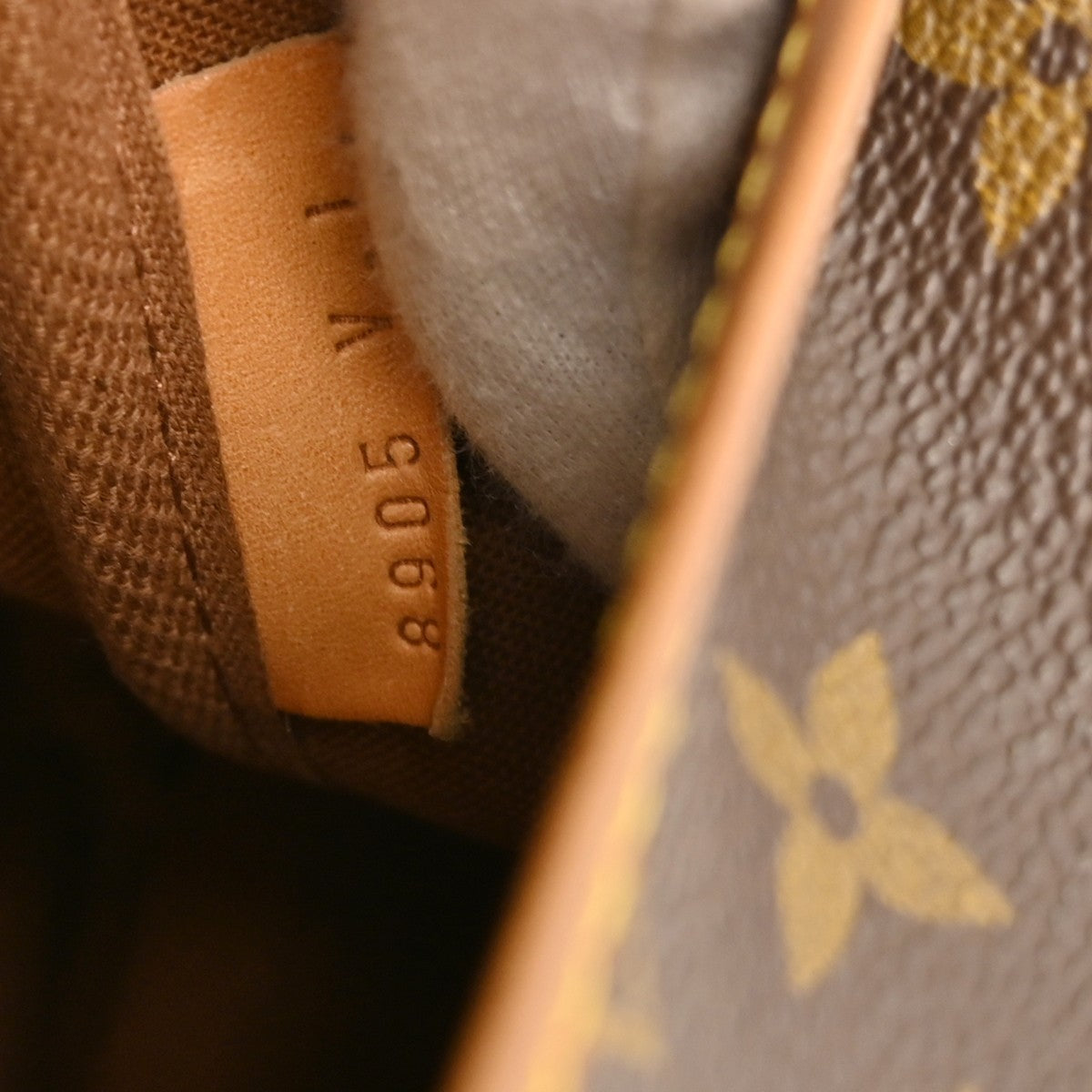 Louis Vuitton Saumur Monogram Canvas Brown Canvas Shoulder Bag Bag (Pre-Owned)