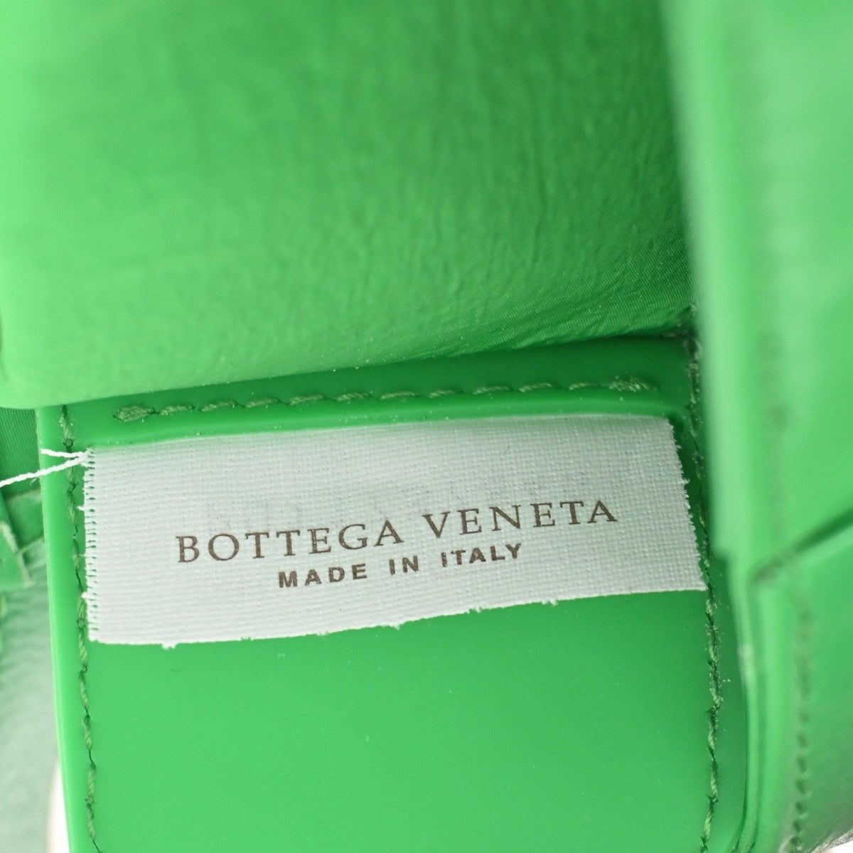 Bottega Veneta Cassette Maxi Intrecciato Leather Green Leather Crossbody Bag Bag (Pre-Owned)