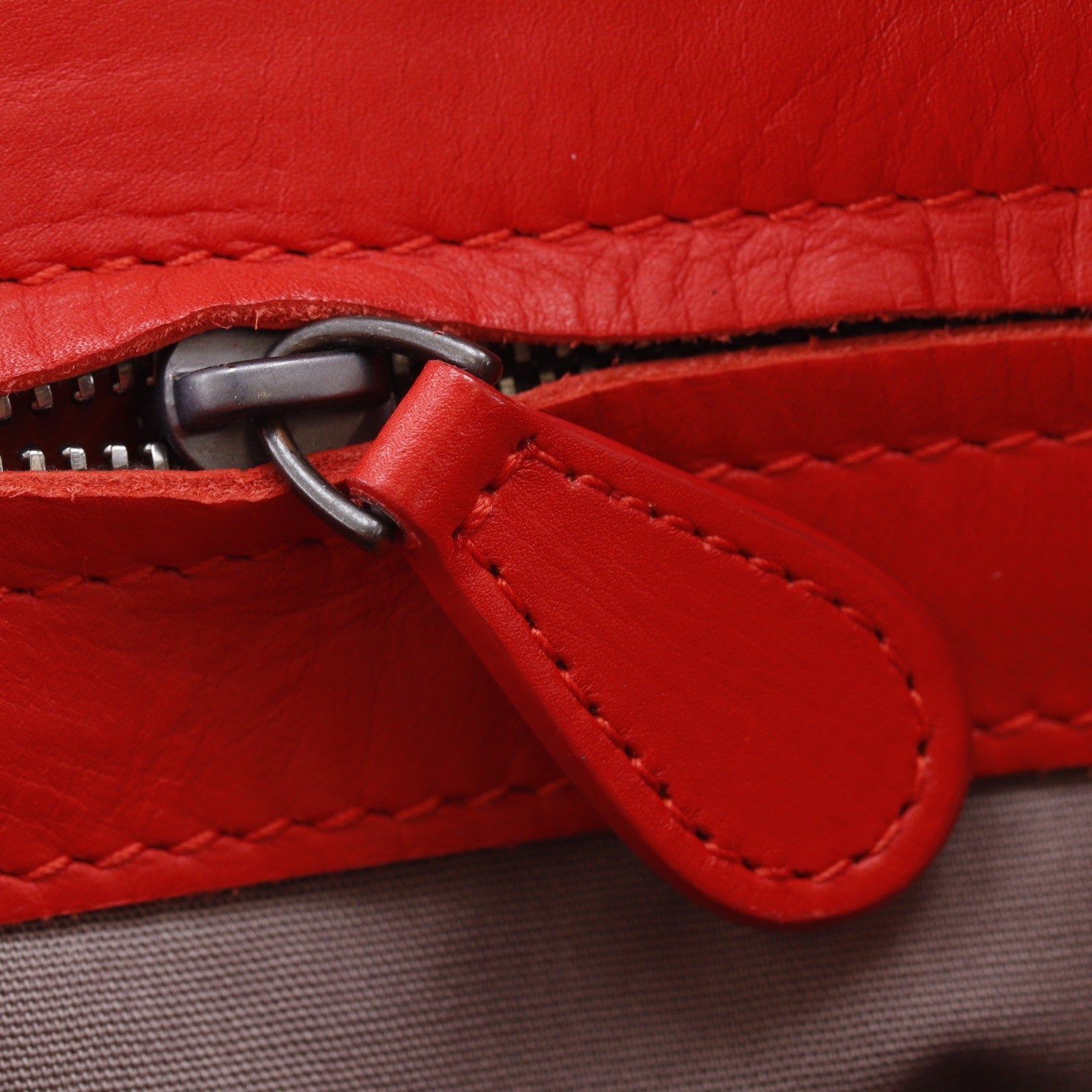 Bottega Veneta Intrecciato Shoulder Leather Red Calfskin Shoulder Bag Bag (Pre-Owned)