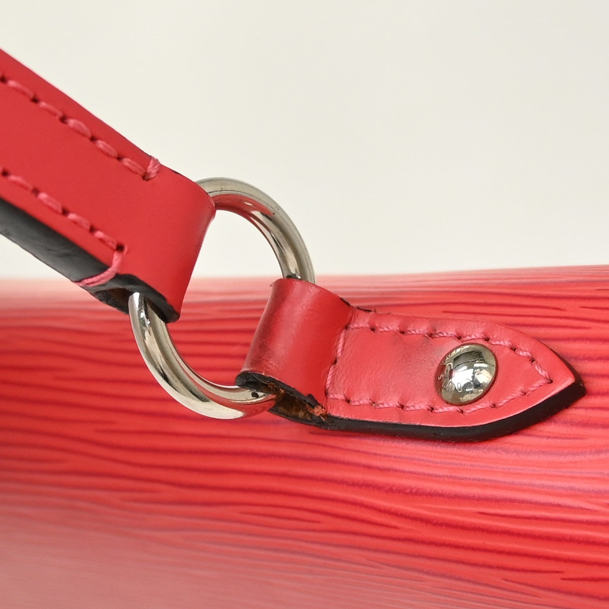 Louis Vuitton Cluny Top Handle Epi Leather Red Leather Handbag (Pre-Owned)