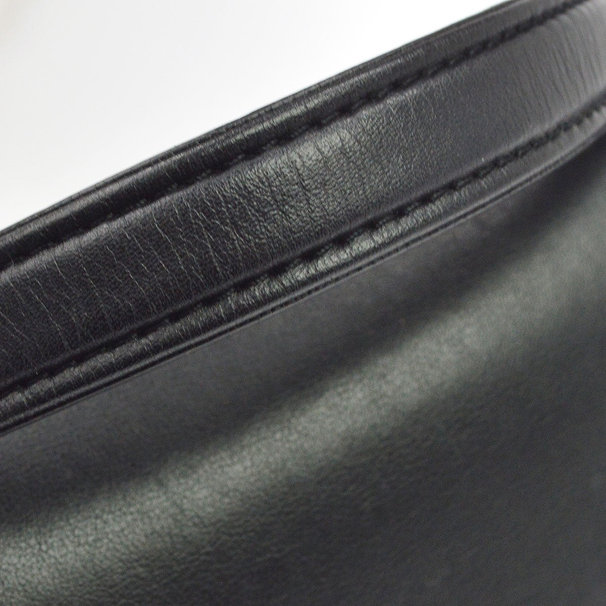Chanel Coco Curve Flap Messenger Calfskin And Quilted Goatskin Black Leather Crossbody Bag Bag (Pre-Owned)