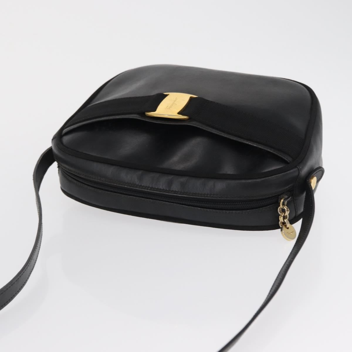 Salvatore Ferragamo Vara Bow Camera Leather Black Leather Shoulder Bag Bag (Pre-Owned)