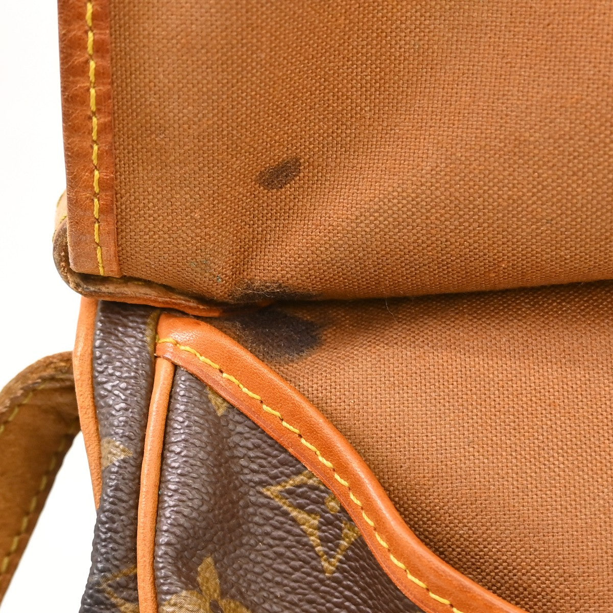 Louis Vuitton Saumur Canvas Brown Canvas Shoulder Bag Bag (Pre-Owned)