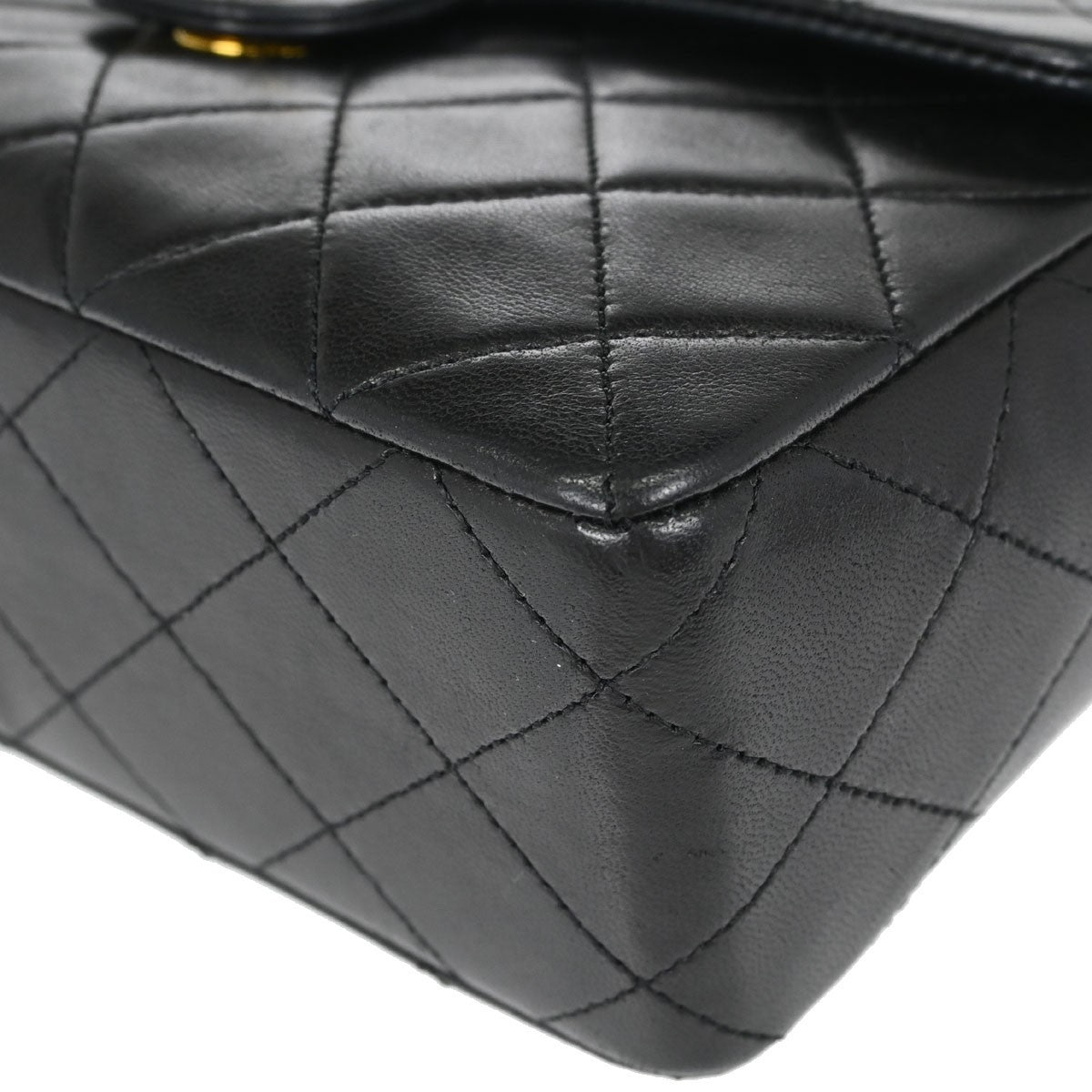 Chanel Vintage Square Classic Single Flap Quilted Lambskin Black Leather Handbag (Pre-Owned)