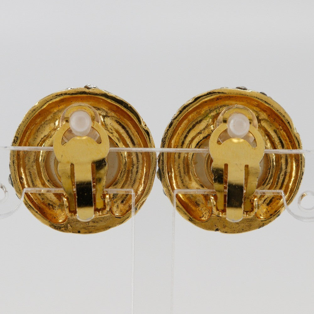 Chanel Vintage Round Clip-On Metal With Faux Pearl Gold Gold_Plated Earrings Jewelry (Pre-Owned)