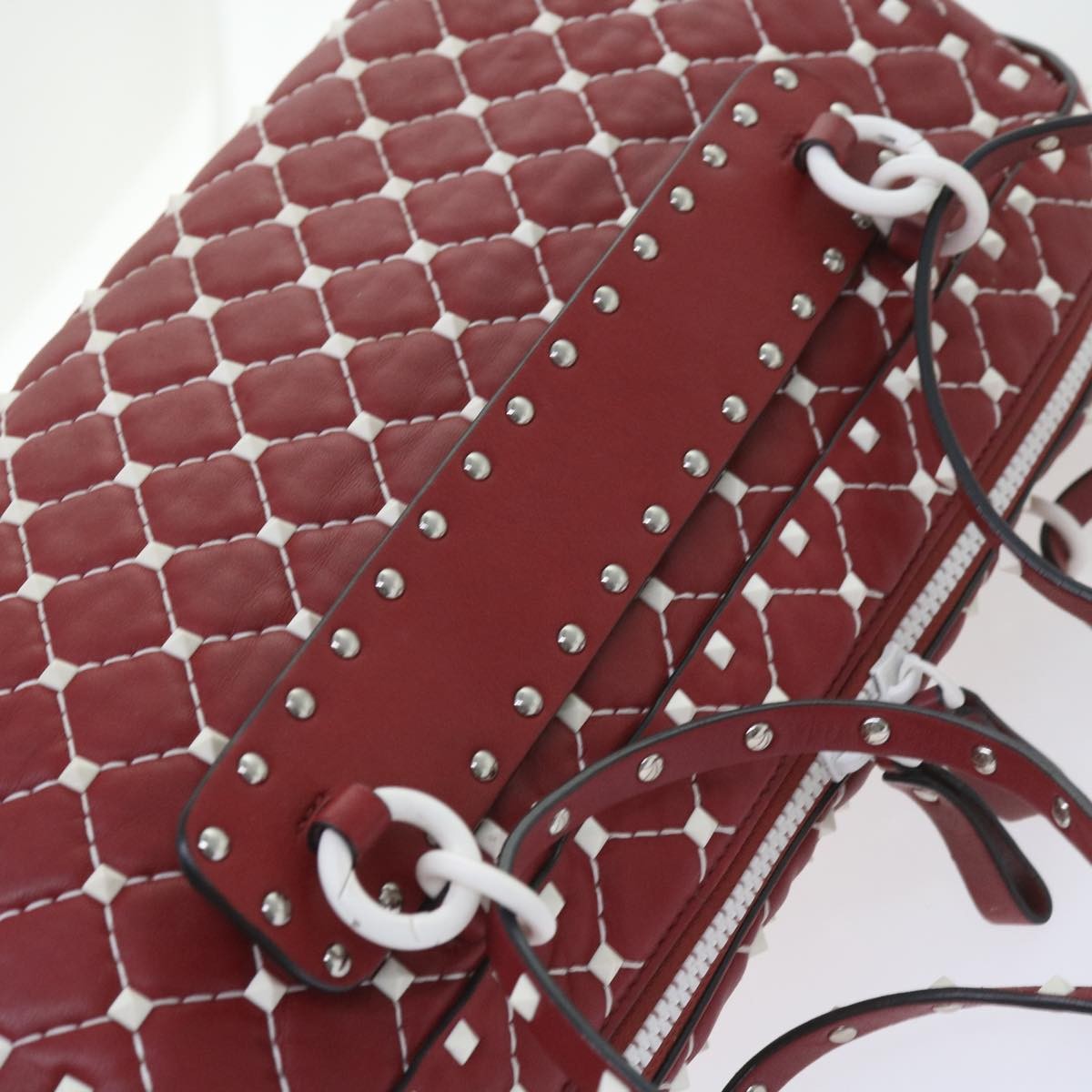 Valentino Garavani Free Rockstud Spike Duffle Quilted Leather Red Leather Shoulder Bag Bag (Pre-Owned)