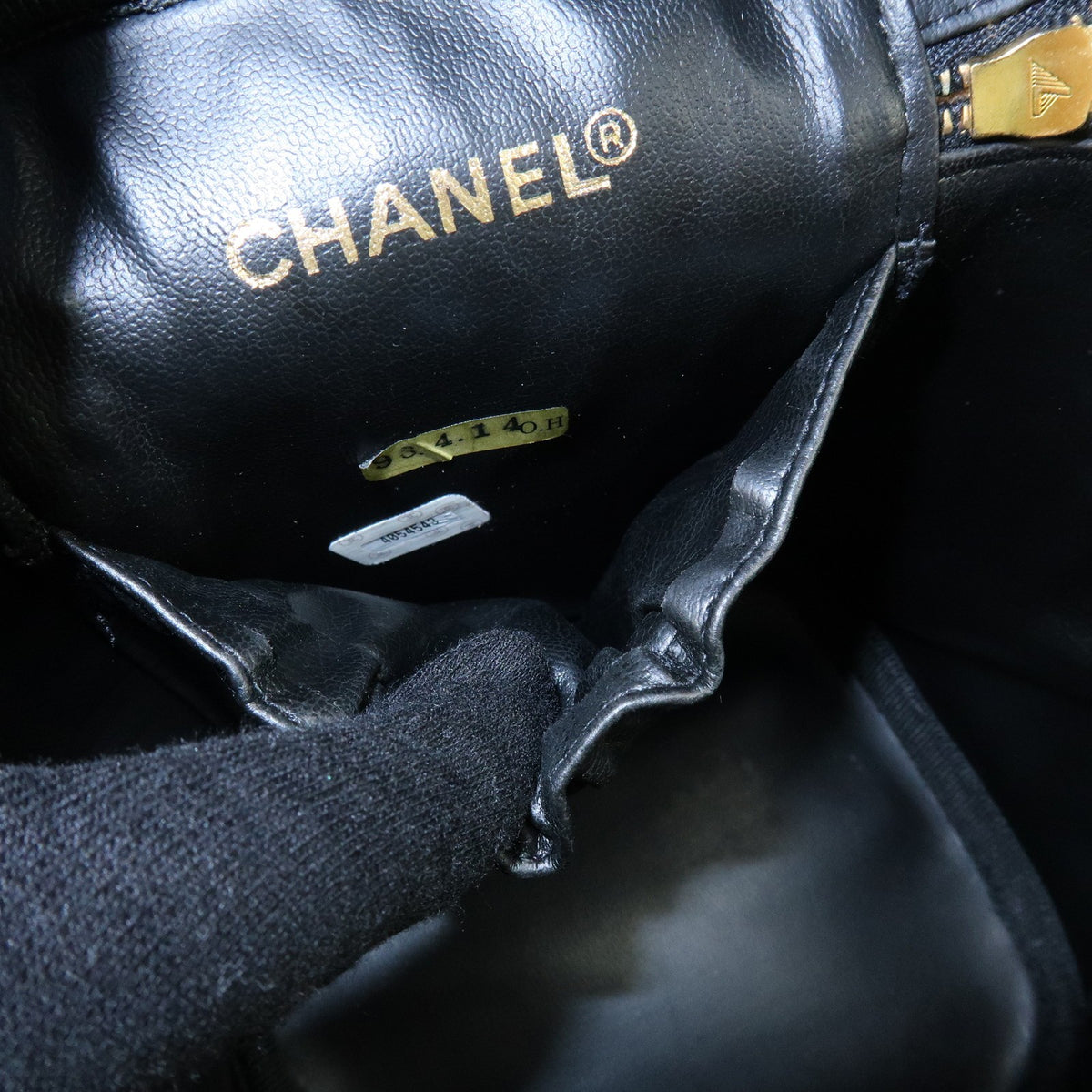 Chanel Vanity Leather Black Leather Handbag (Pre-Owned)