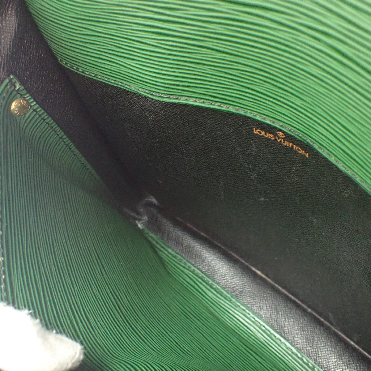 Louis Vuitton Cartouchiere Epi Leather Green Leather Handbag (Pre-Owned)